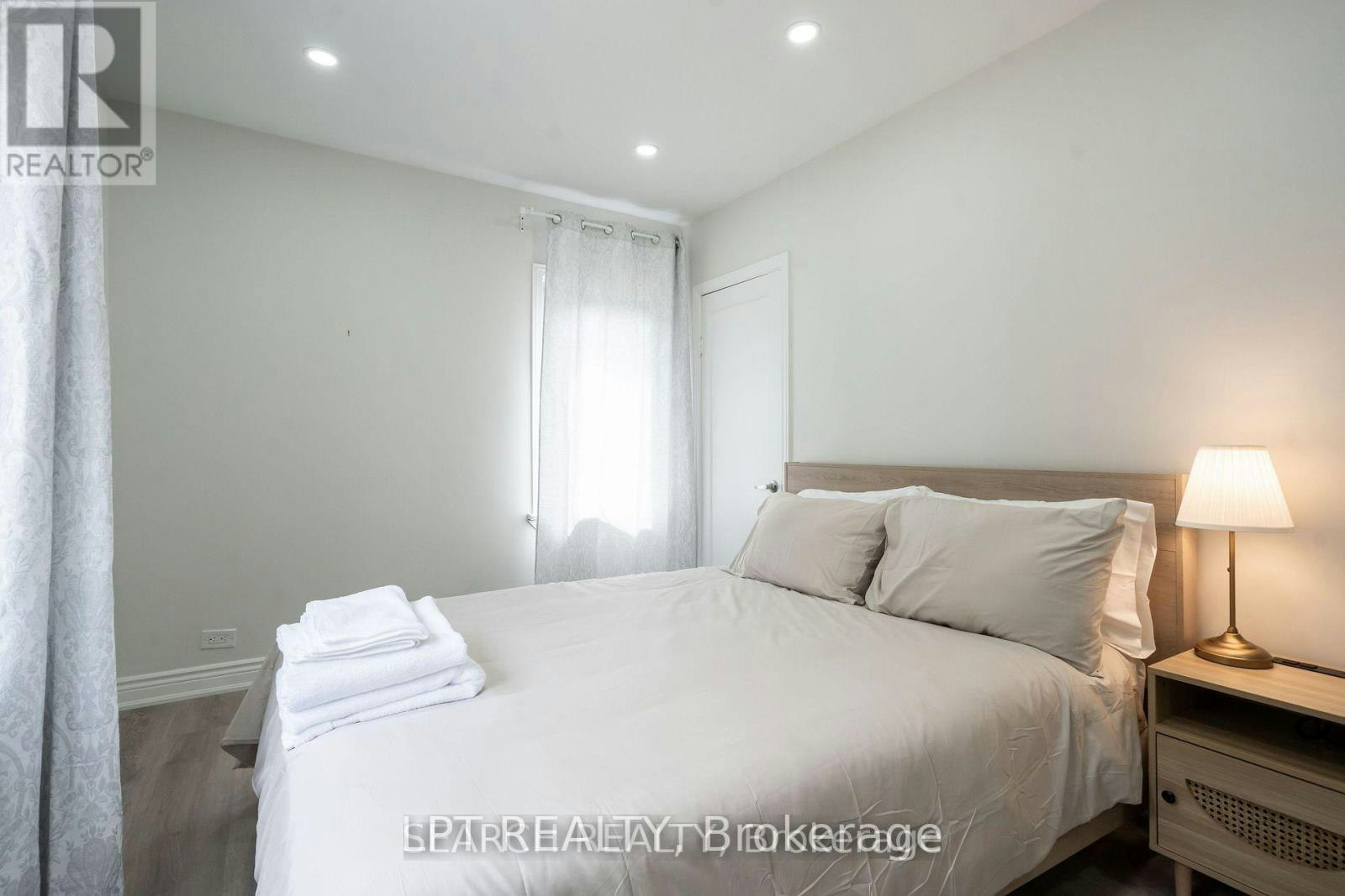1079 Deta Road, Mississauga, ON, L5E 2R6 - 16