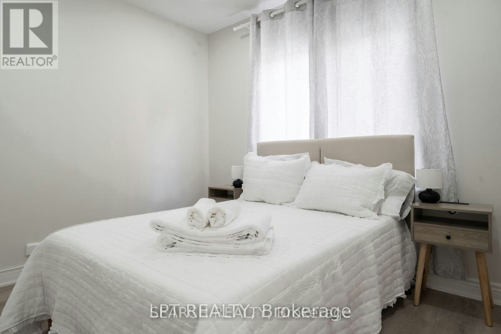 1079 Deta Road, Mississauga, ON, L5E 2R6 - 21