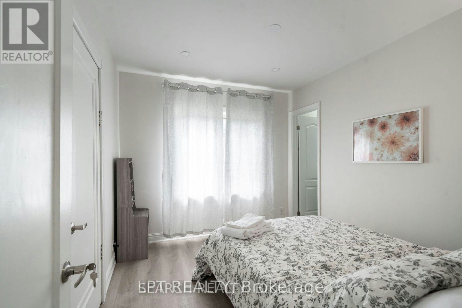 1079 Deta Road, Mississauga, ON, L5E 2R6 - 18