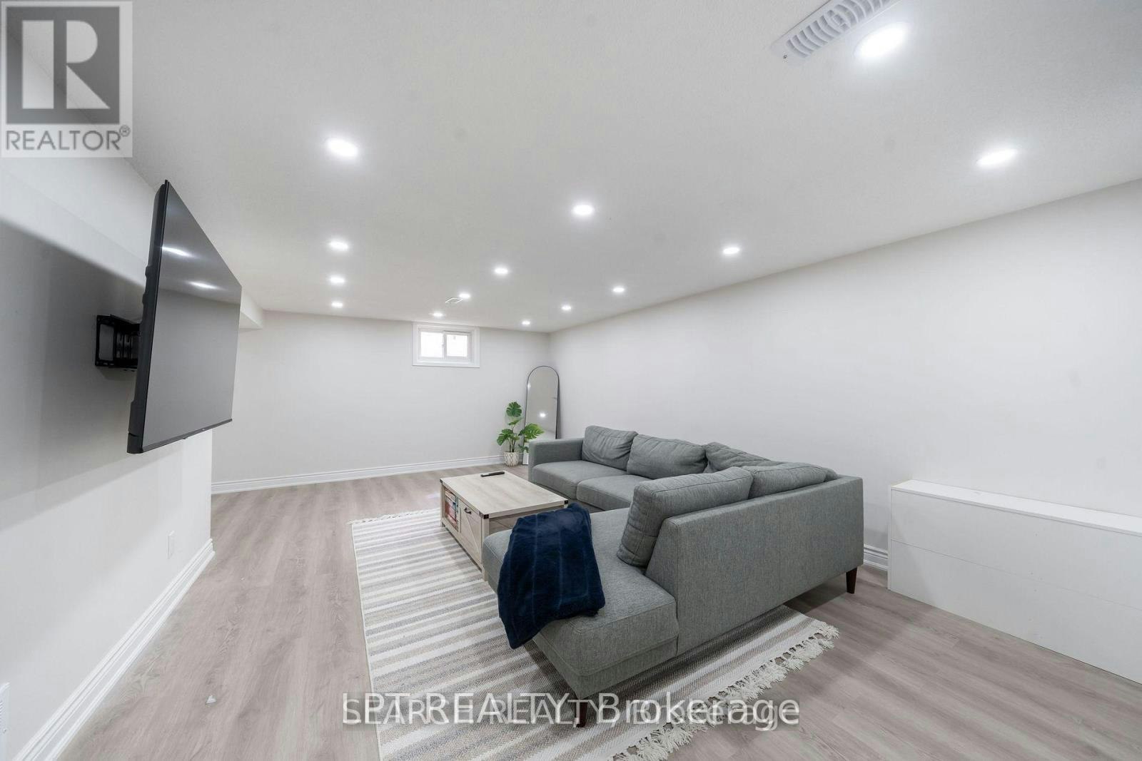 1079 Deta Road, Mississauga, ON, L5E 2R6 - 29