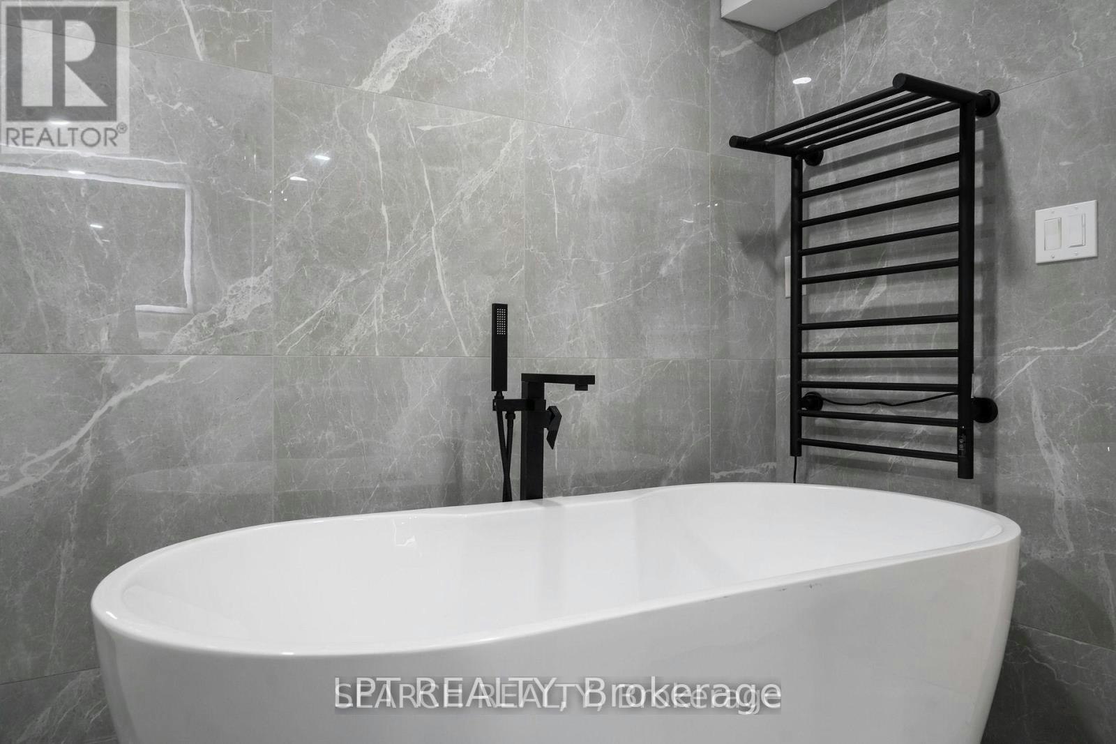 1079 Deta Road, Mississauga, ON, L5E 2R6 - 36