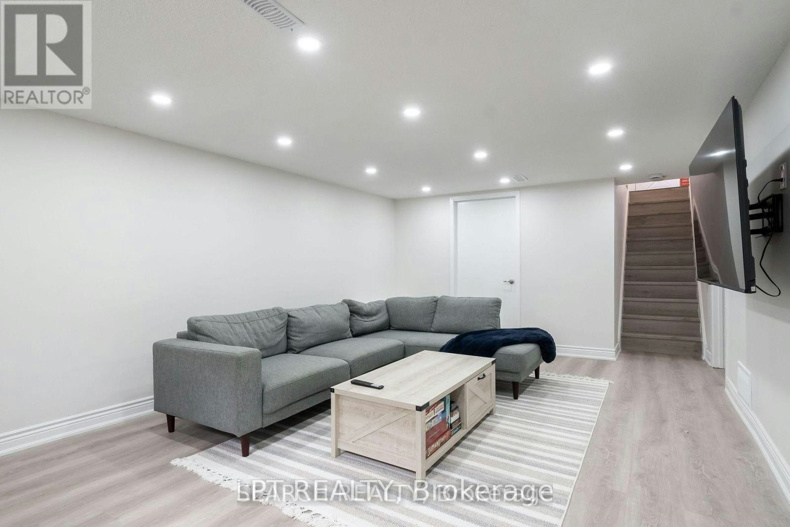 1079 Deta Road, Mississauga, ON, L5E 2R6 - 37