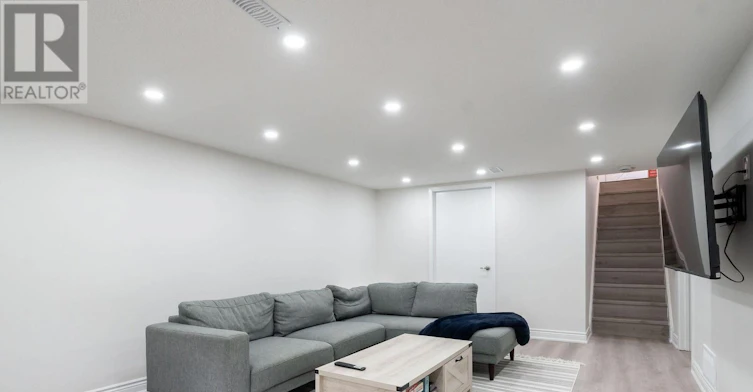 1079 Deta Road, Mississauga, ON, L5E 2R6 - 37