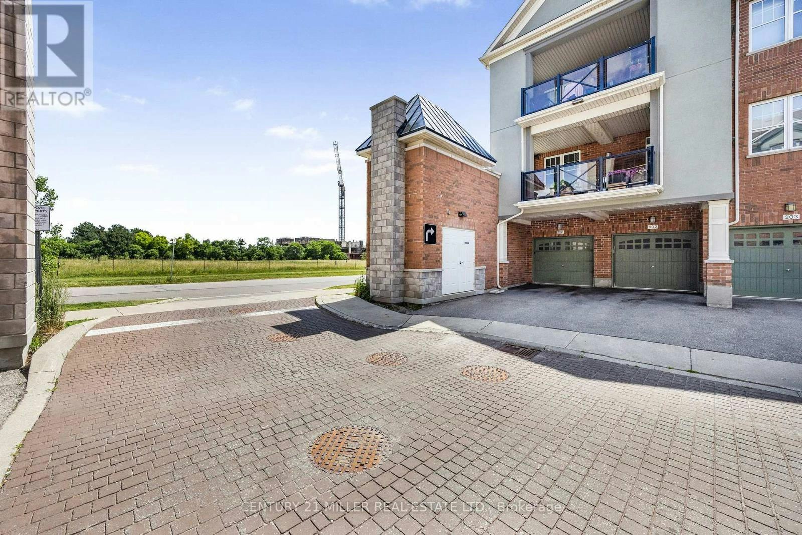 201-275 Roxton Road, Oakville, ON, L6H 7K3 - 3