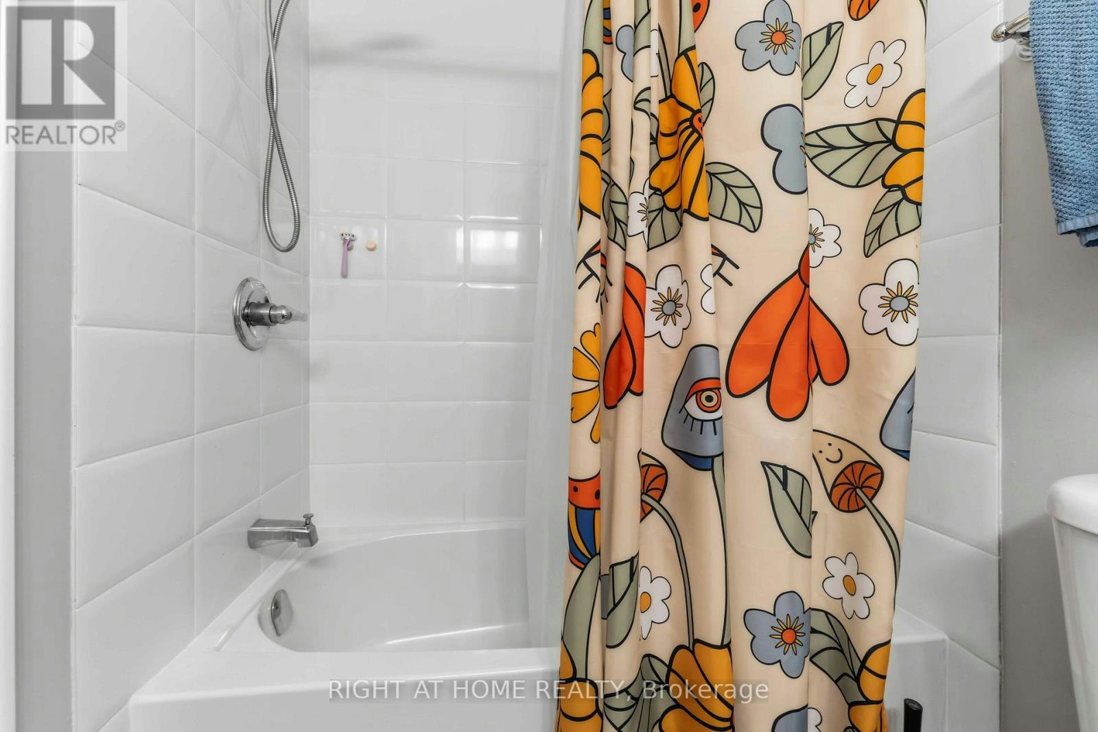 354 Brettonwood Ridge, Ottawa, ON, K2T 0H8 - 9