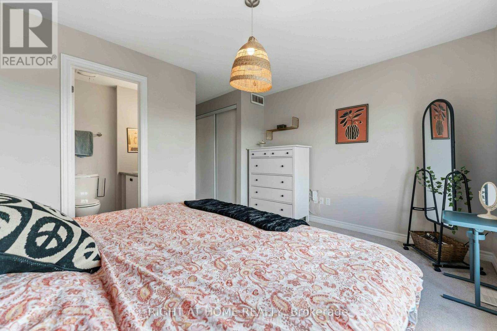 354 Brettonwood Ridge, Ottawa, ON, K2T 0H8 - 10