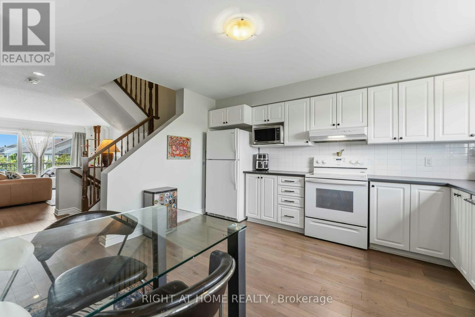 354 Brettonwood Ridge, Ottawa, ON, K2T 0H8 - 15