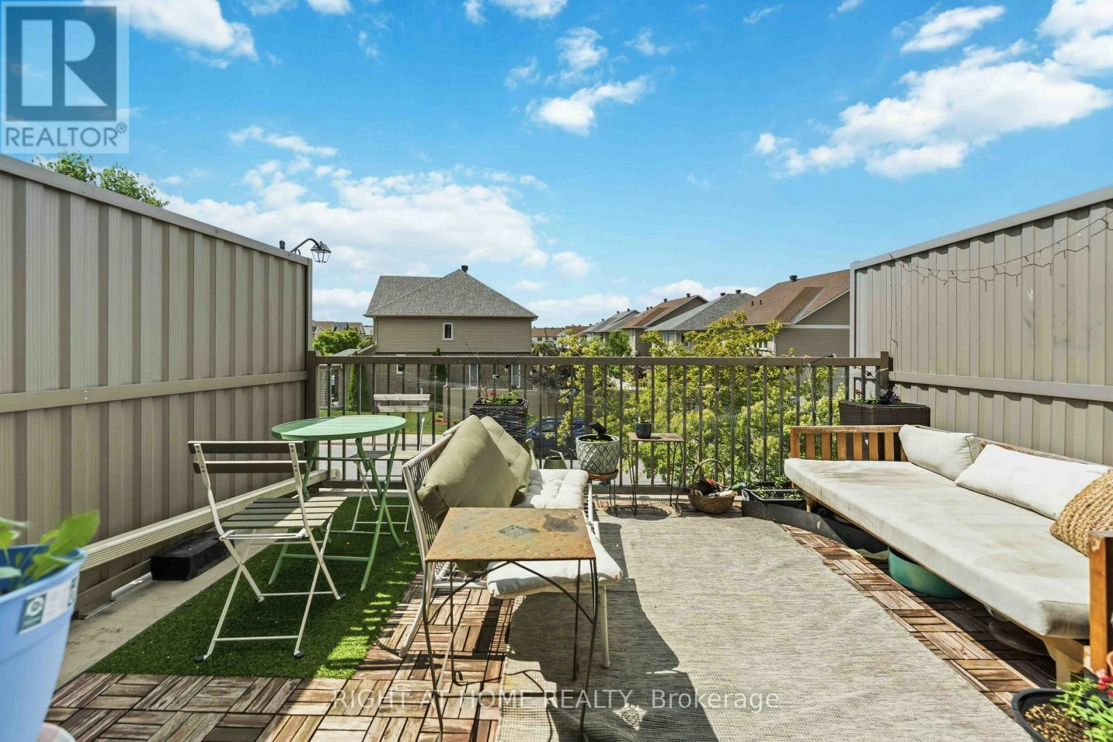 354 Brettonwood Ridge, Ottawa, ON, K2T 0H8 - 5