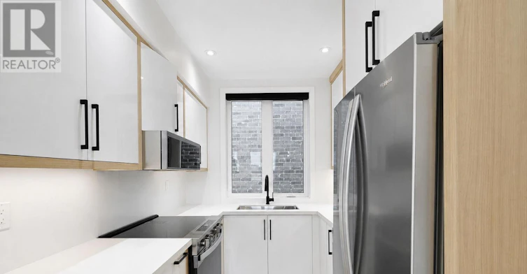 2-25 King High Avenue, Toronto, ON, M3H 3A8