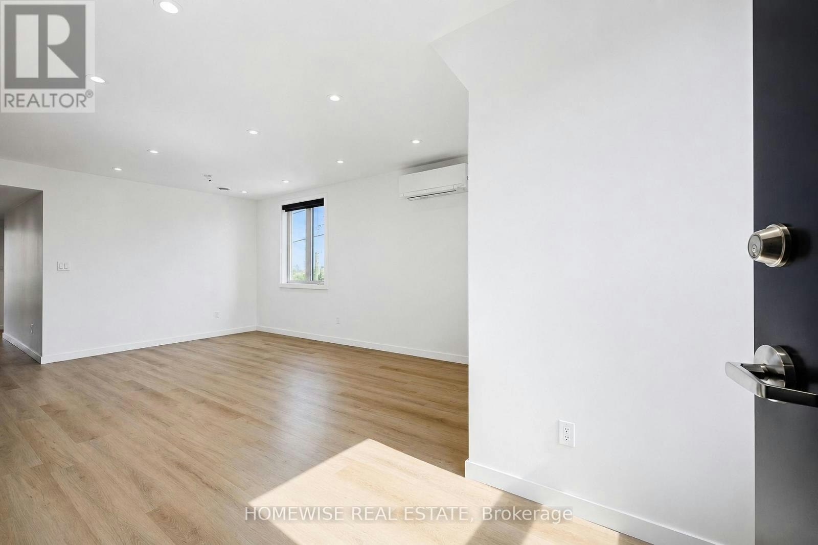 2-25 King High Avenue, Toronto, ON, M3H 3A8 - 2