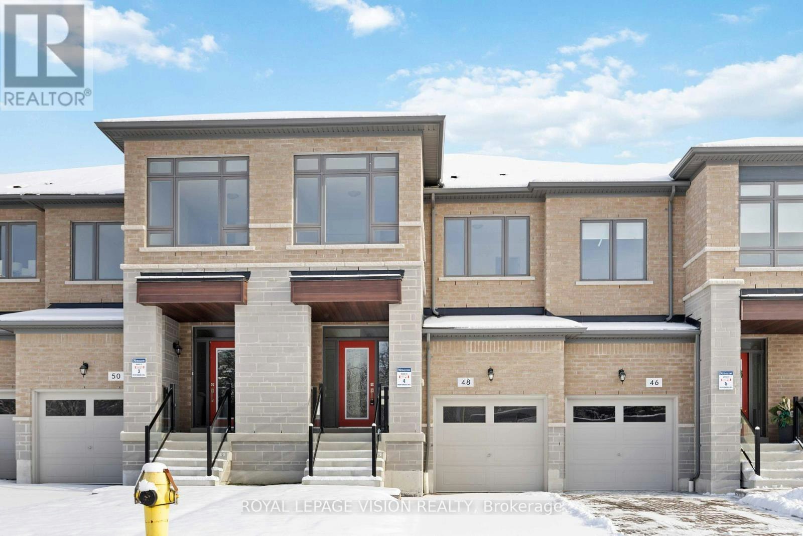 48 Mountainside Crescent, Whitby, ON, L1R 0P4