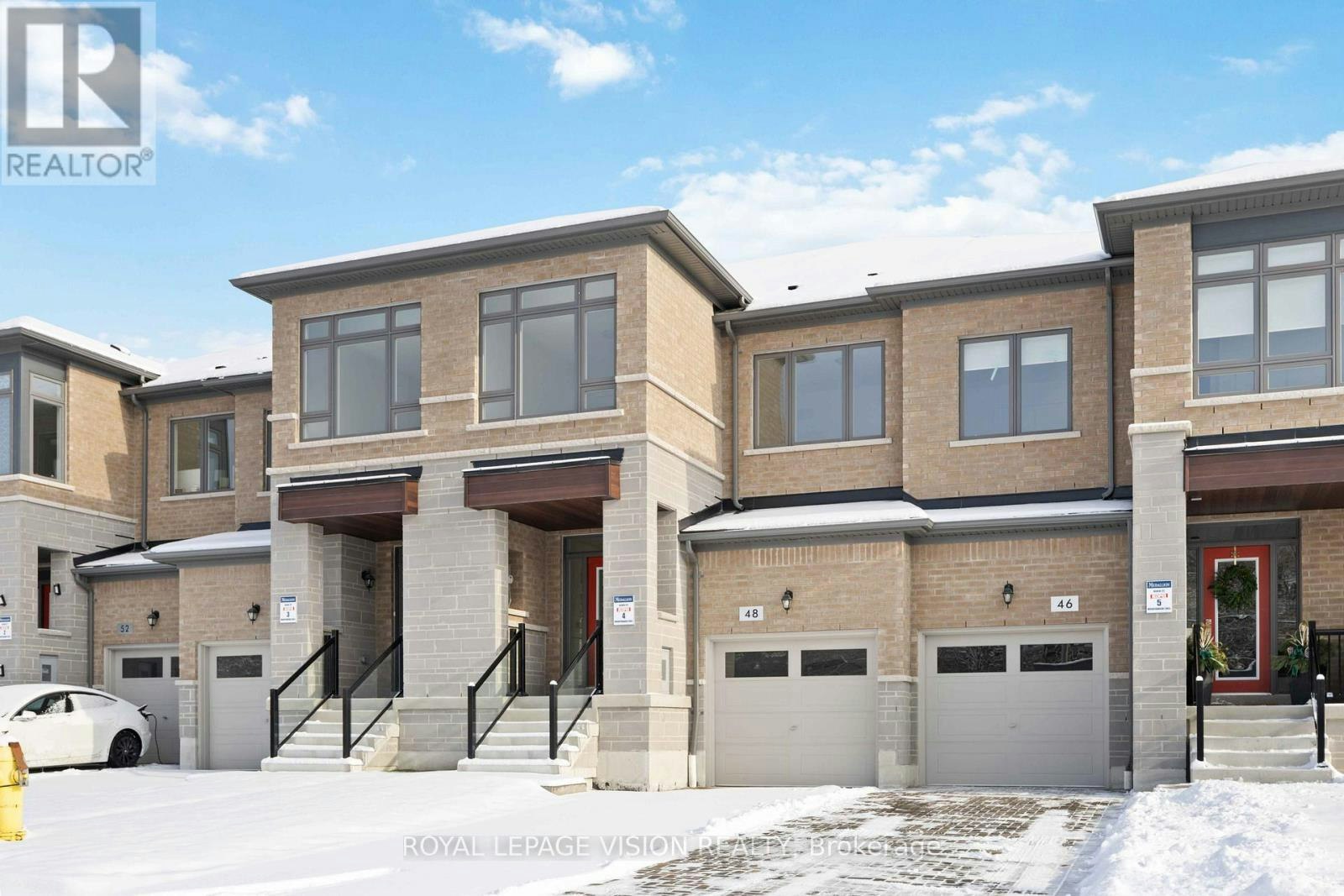 48 Mountainside Crescent, Whitby, ON, L1R 0P4 - 2