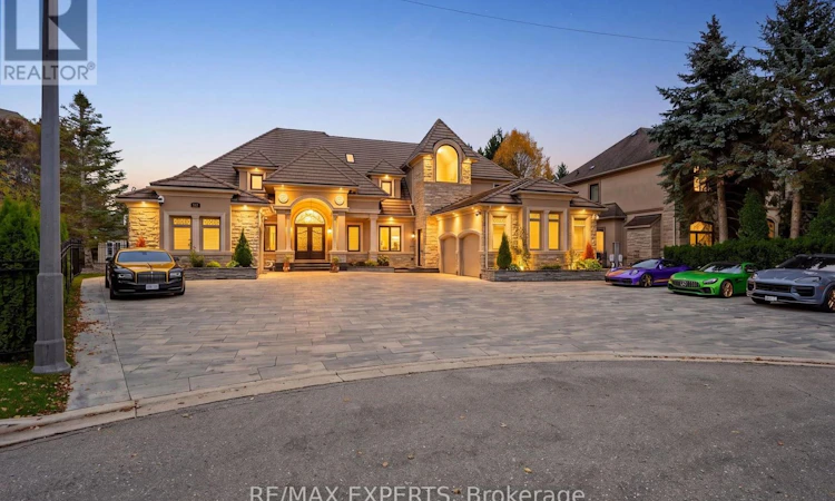 33 Highland Creek Court