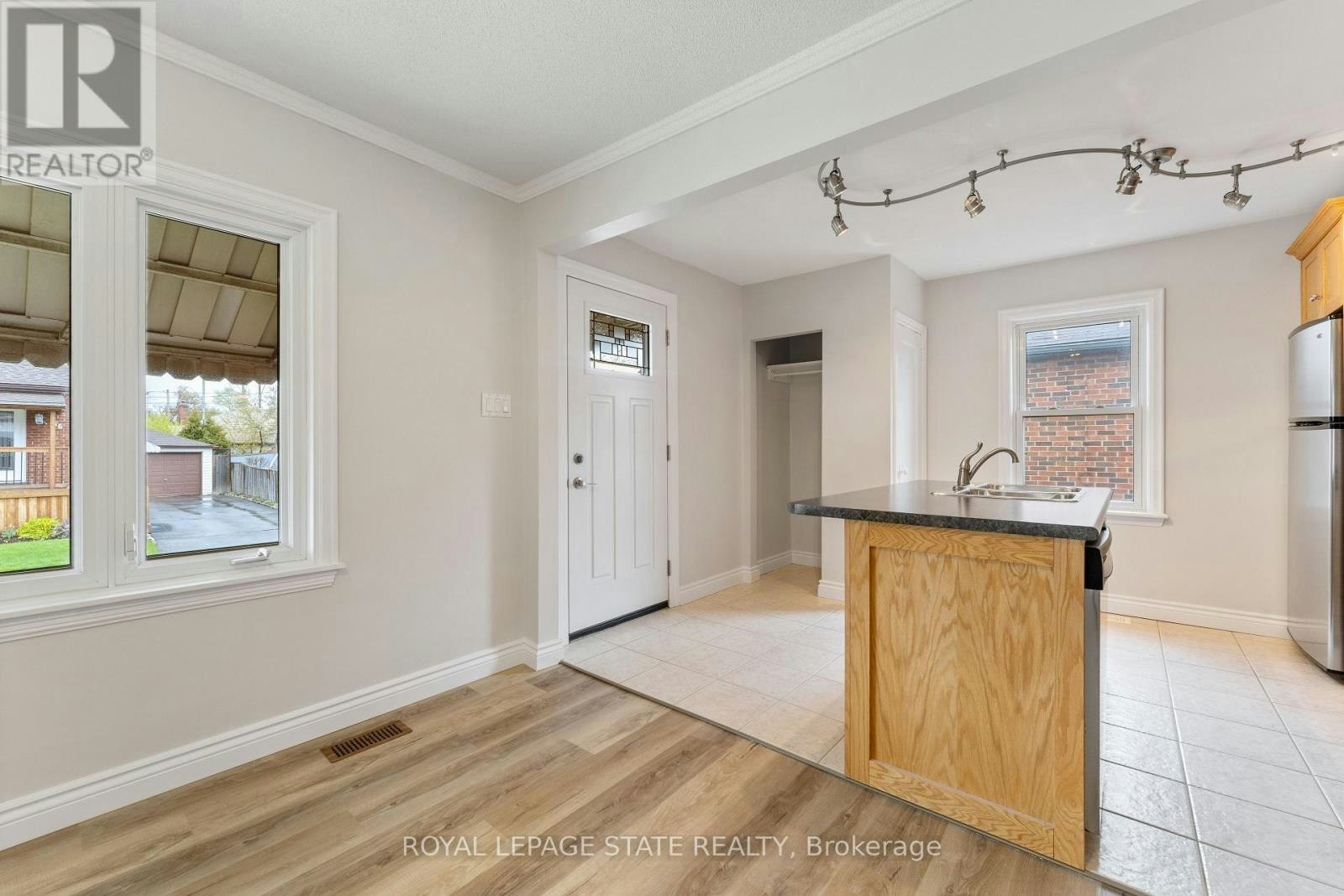 MAIN FLOOR-65 11th Street EAST, Hamilton, ON, L9A 3T3 - 4