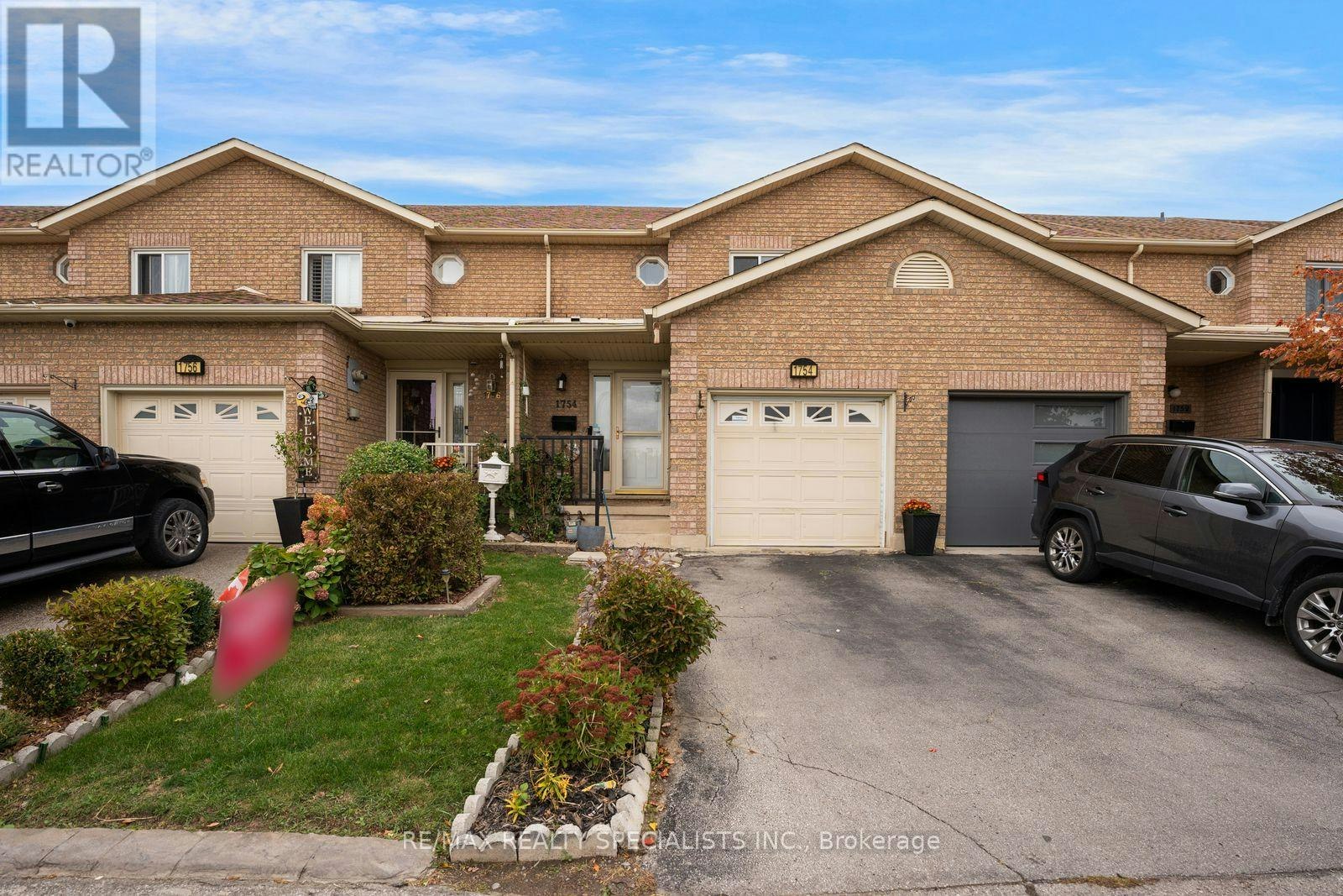 1754 Upper Gage Avenue, Hamilton, ON, L8W 3W3