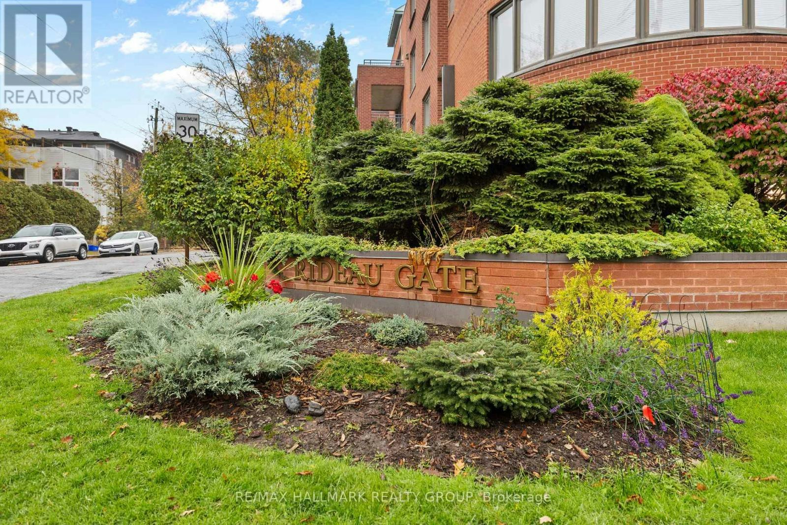211-959 River Road NORTH, Ottawa, ON, K1K 3V3 - 2
