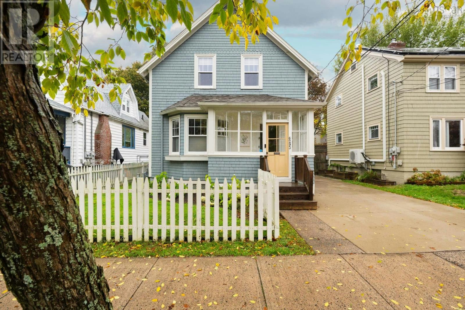 6293 Edinburgh Street, Halifax, NS, B3L 1W1