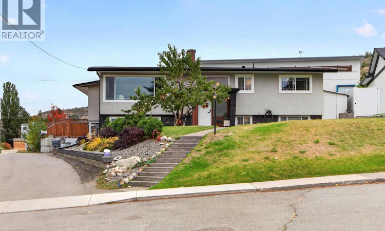 1515 Robinson Crescent