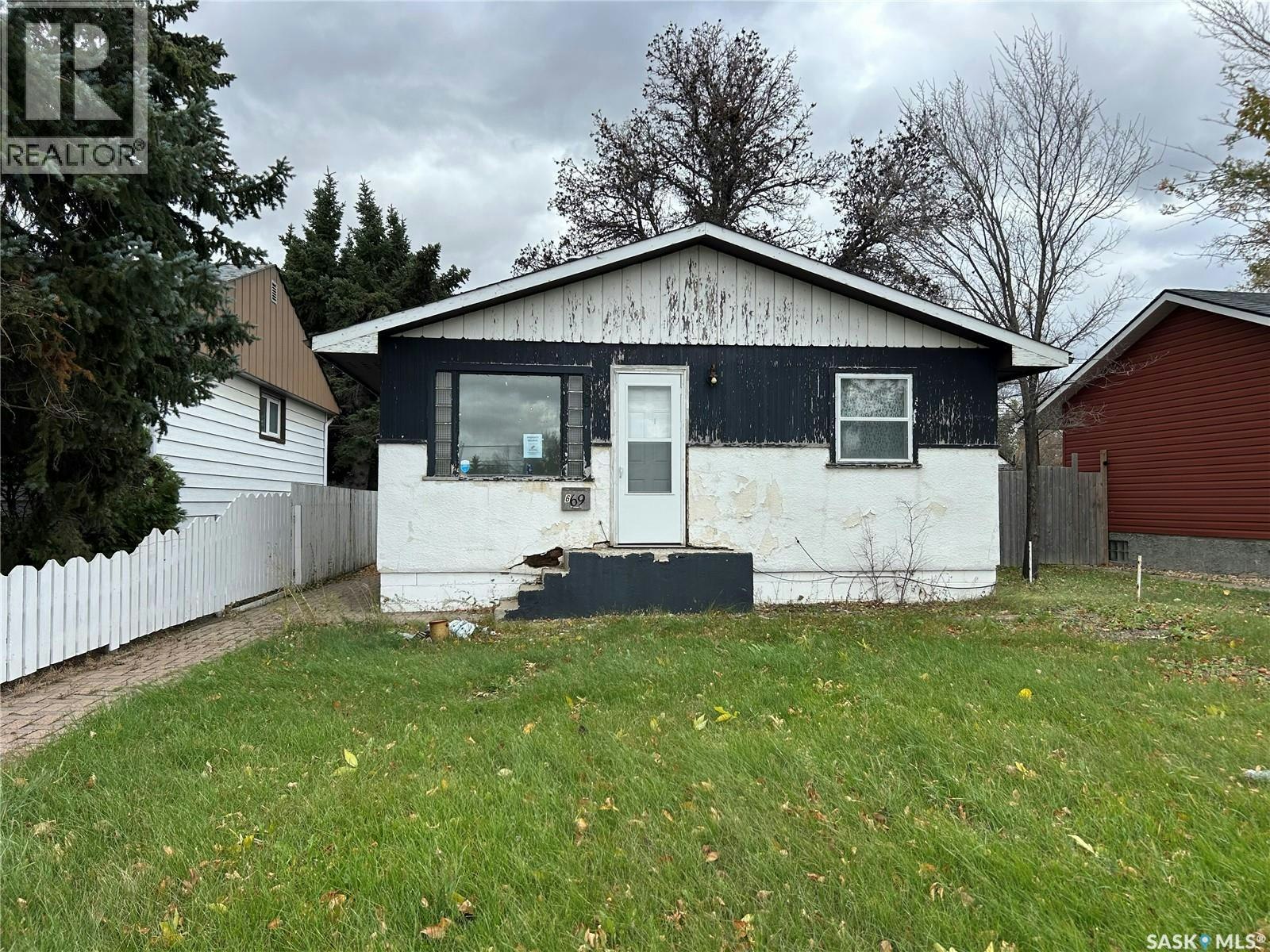 669 Stadacona Street E, Moose Jaw, SK, S6H 0K1