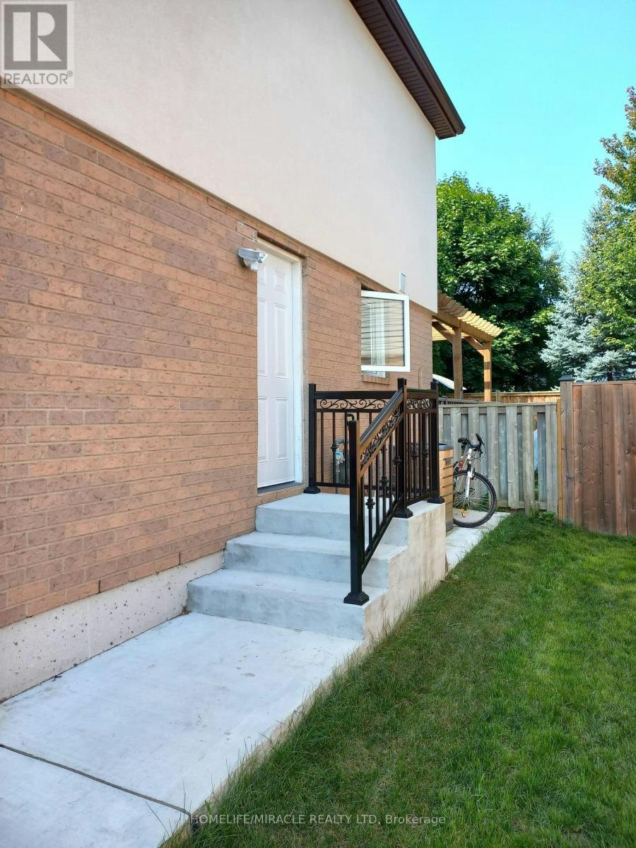 3185 Chamberlain Court, Mississauga, ON, L5N 3M2 - 9