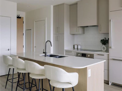 508-3300 Lakeshore Road - 5