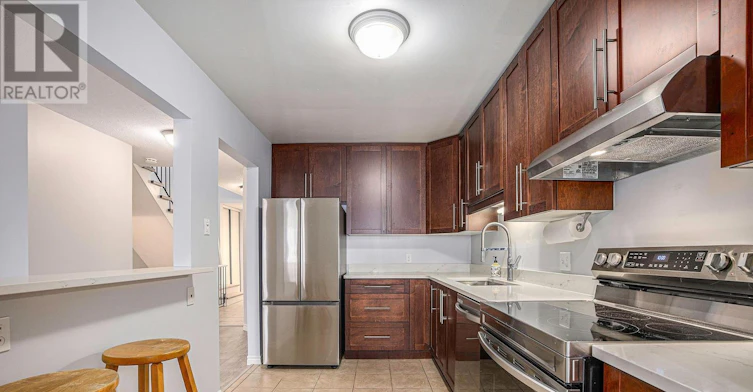 24 Oakhaven Private, Ottawa, ON, K1K 4K1 - 3