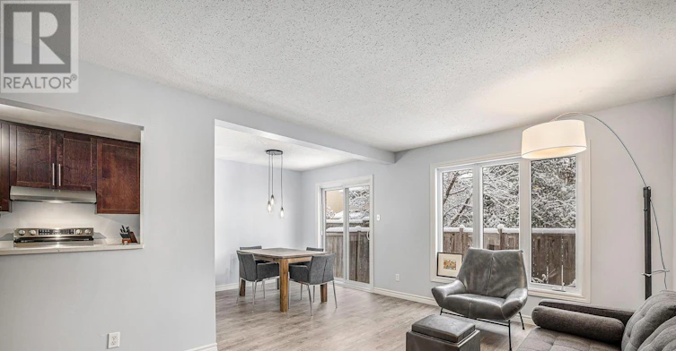 24 Oakhaven Private, Ottawa, ON, K1K 4K1 - 6
