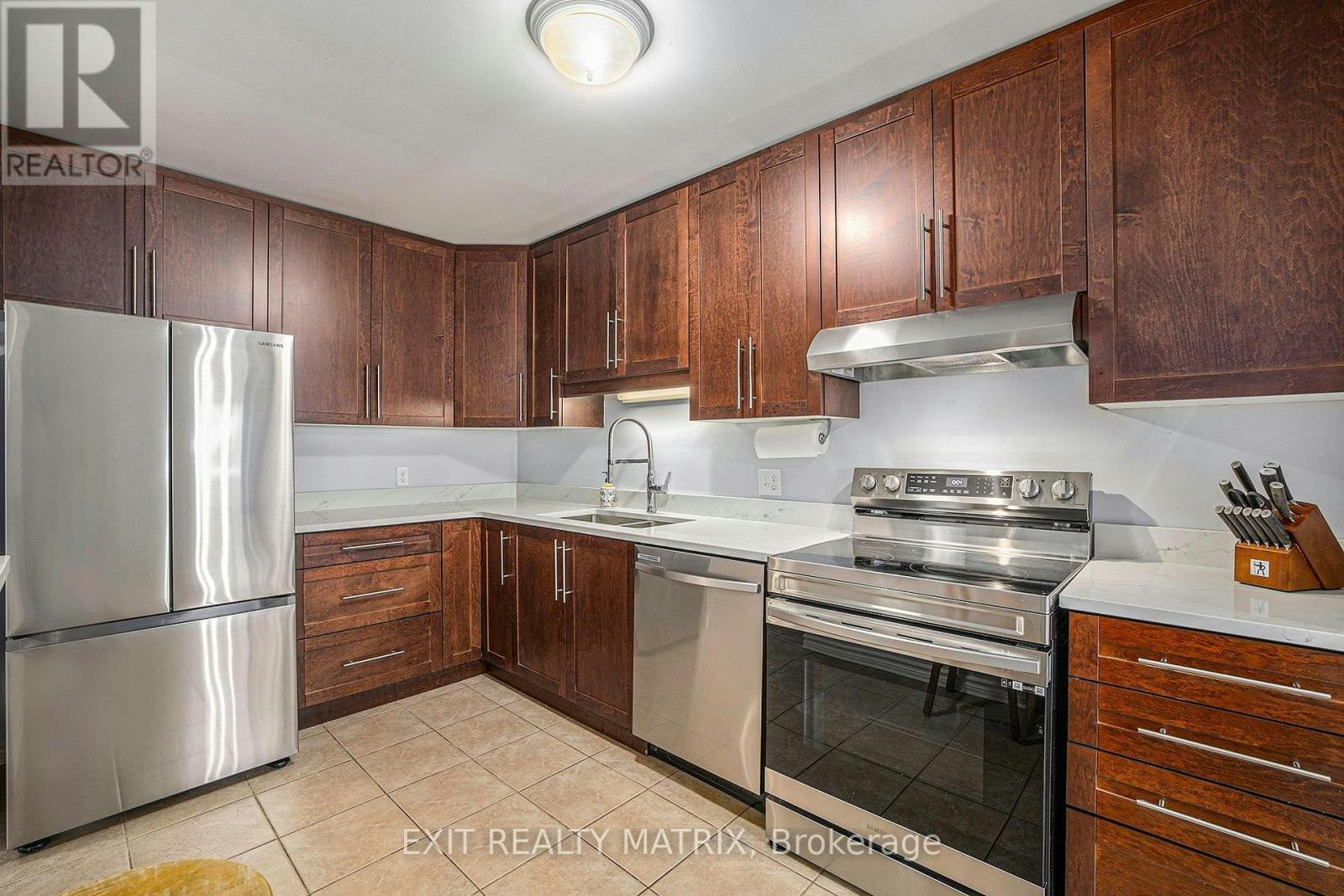 24 Oakhaven Private, Ottawa, ON, K1K 4K1 - 4