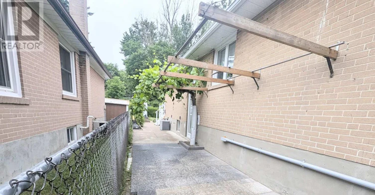 LOWER-42 Mossbank Drive, Toronto, ON, M1G 2C3 - 2