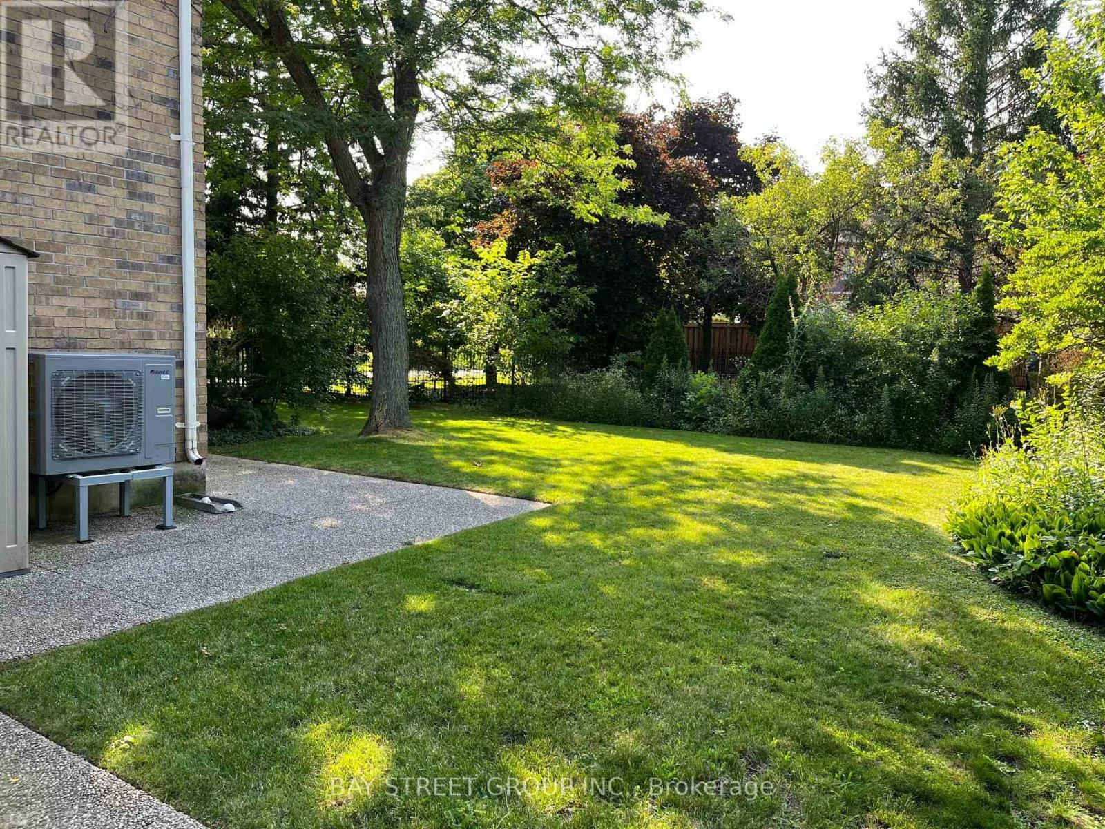 1035 Masters Green, Oakville, ON, L6M 2N8 - 39