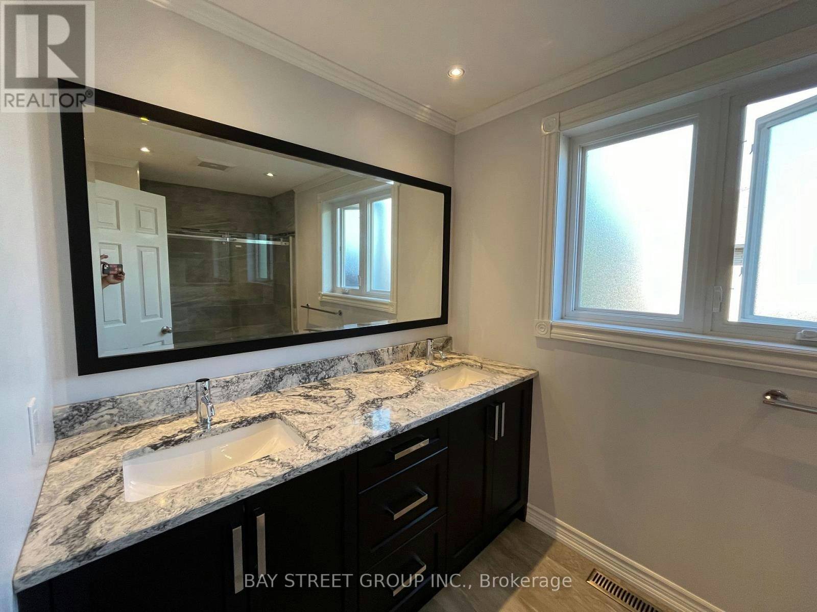 1035 Masters Green, Oakville, ON, L6M 2N8 - 31
