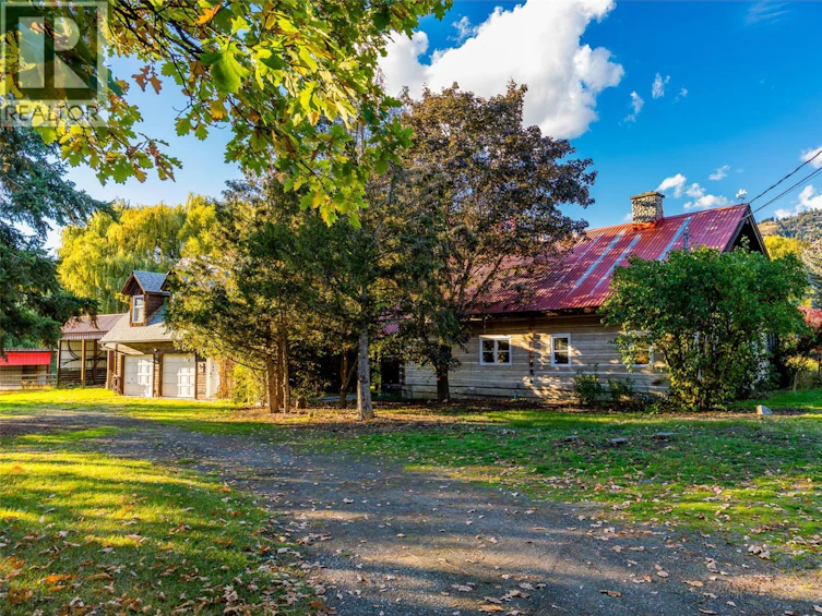 7001 Learmouth Road, Coldstream, BC, V1B 3H1 - 11