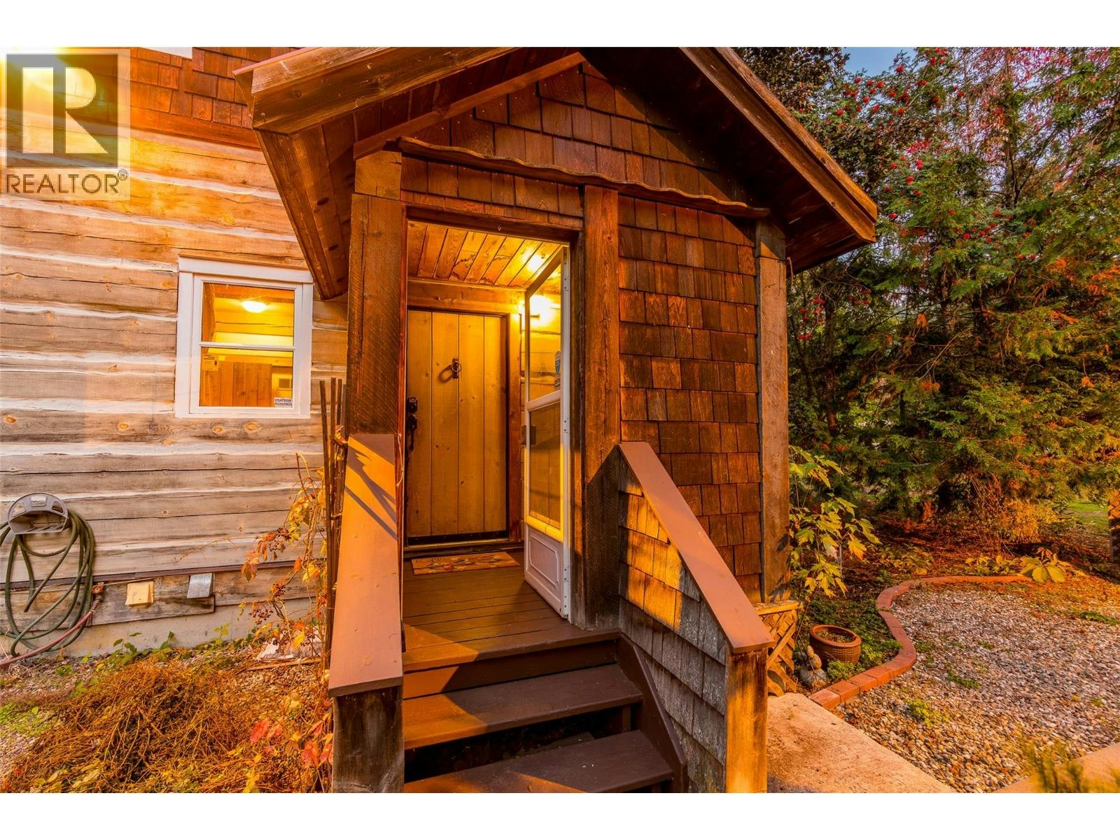 7001 Learmouth Road, Coldstream, BC, V1B 3H1 - 91