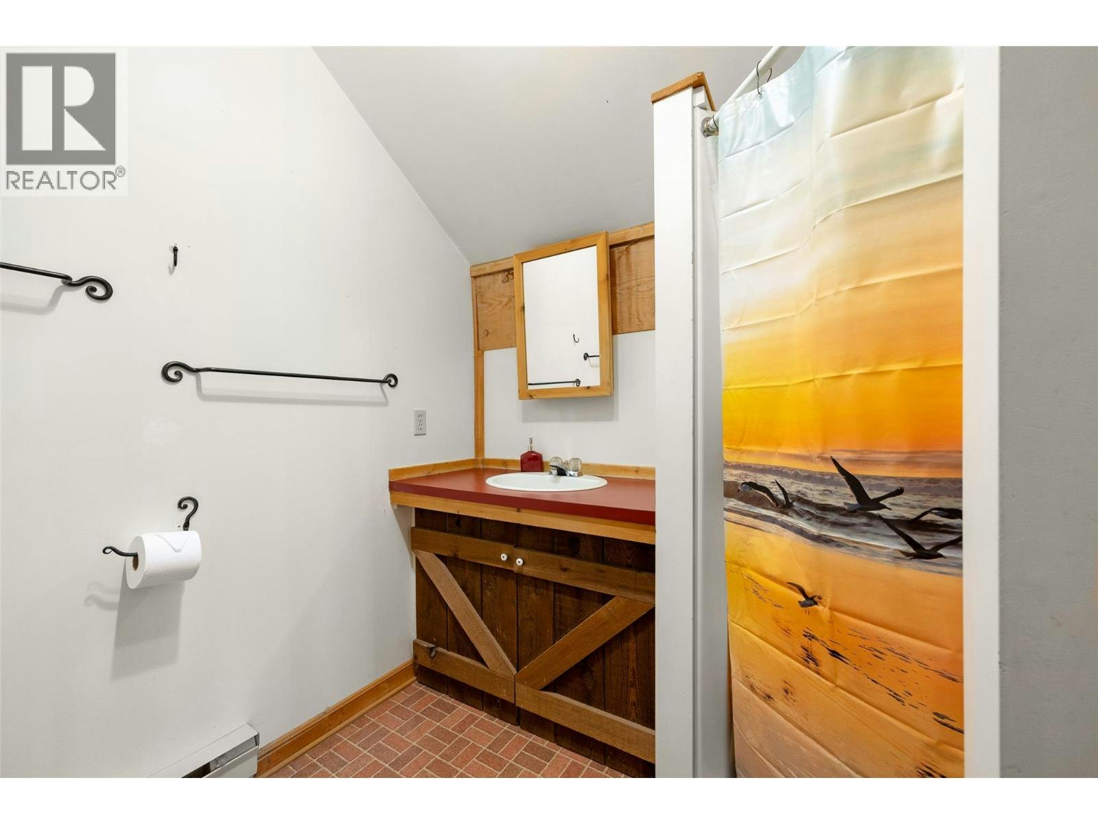 7001 Learmouth Road, Coldstream, BC, V1B 3H1 - 39