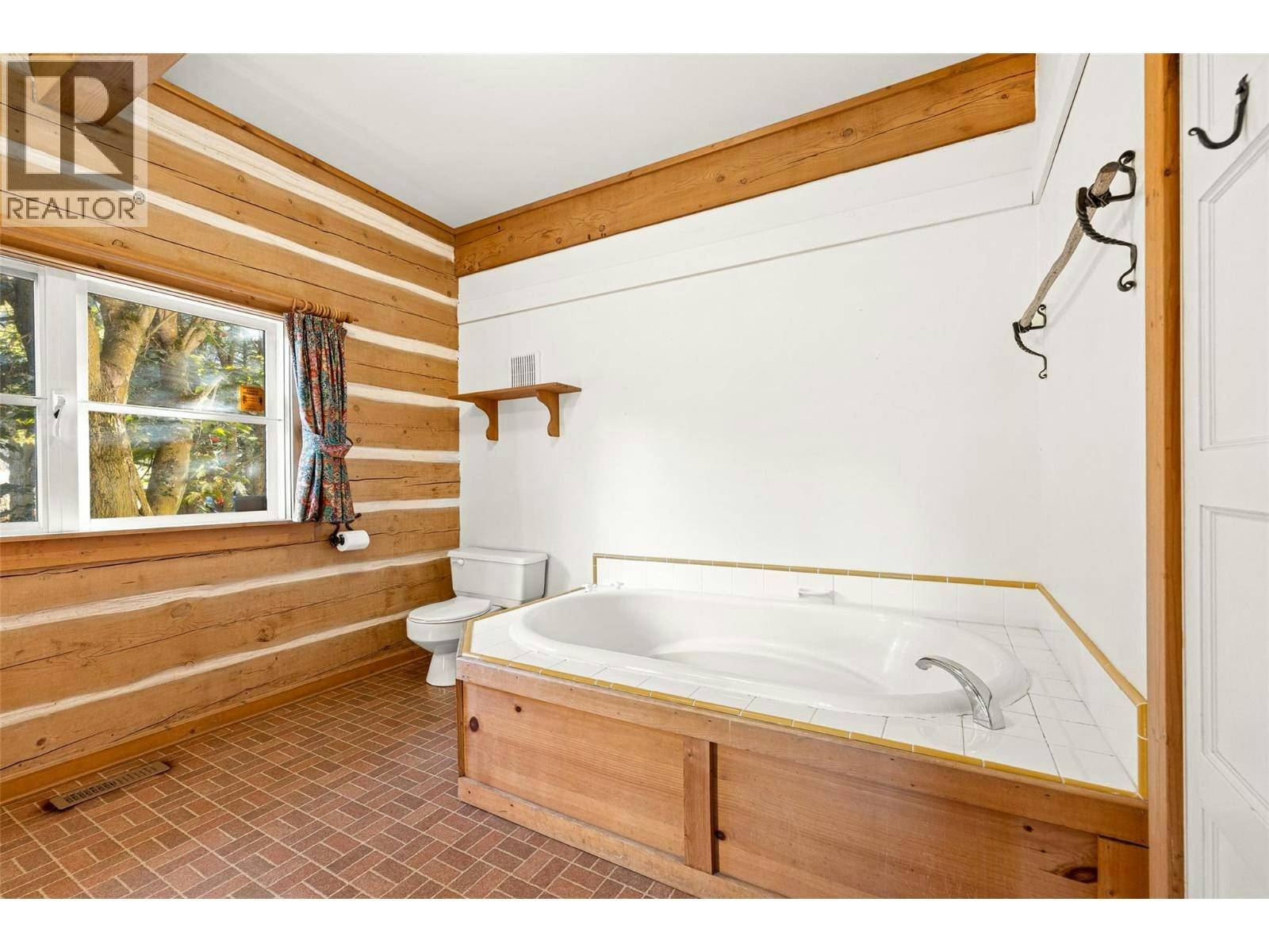 7001 Learmouth Road, Coldstream, BC, V1B 3H1 - 32