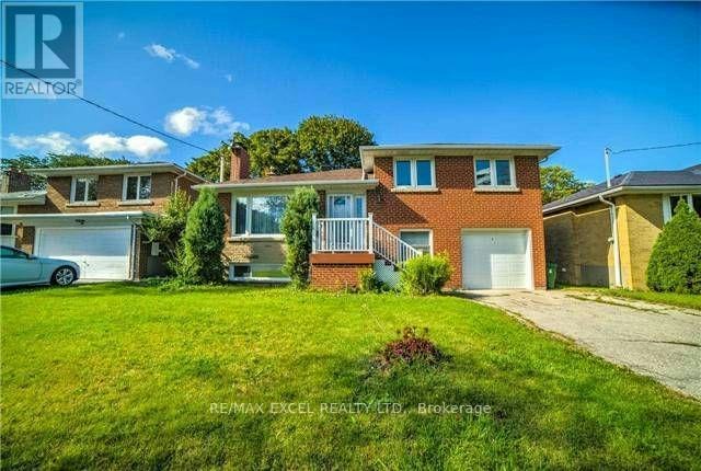 54 Bowerbank Drive, Toronto, ON, M2M 1Z8