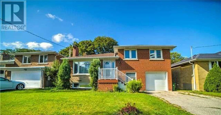 54 Bowerbank Drive, Toronto, ON, M2M 1Z8