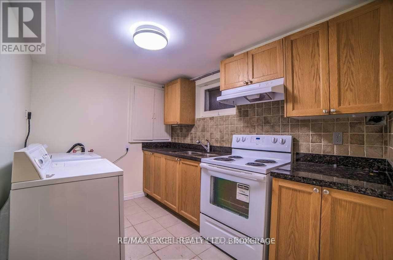 54 Bowerbank Drive, Toronto, ON, M2M 1Z8 - 9