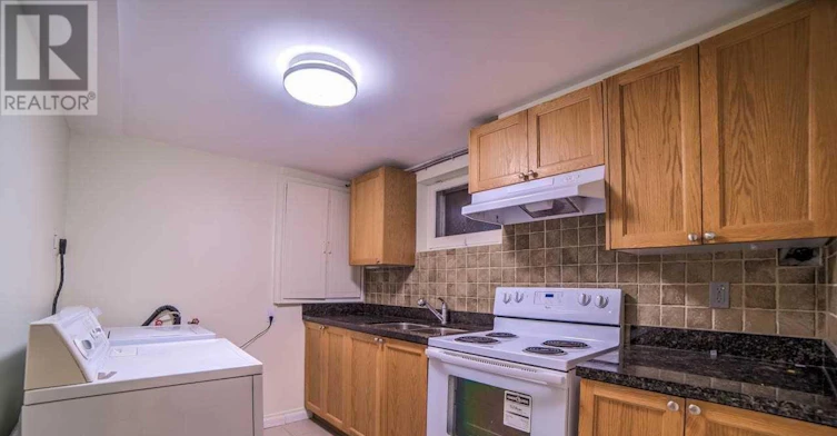 54 Bowerbank Drive, Toronto, ON, M2M 1Z8 - 9