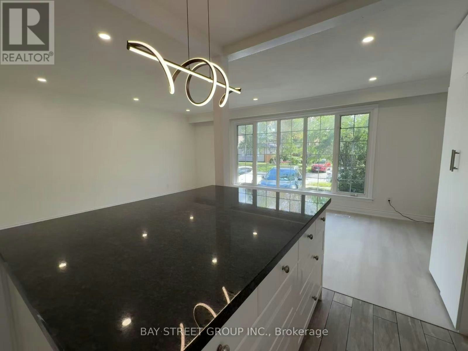 517 Lynett Crescent, Richmond Hill, ON, L4C 2V8 - 9