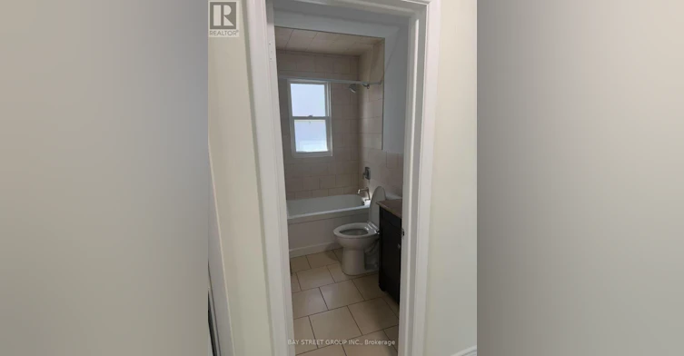 517 Lynett Crescent, Richmond Hill, ON, L4C 2V8 - 4
