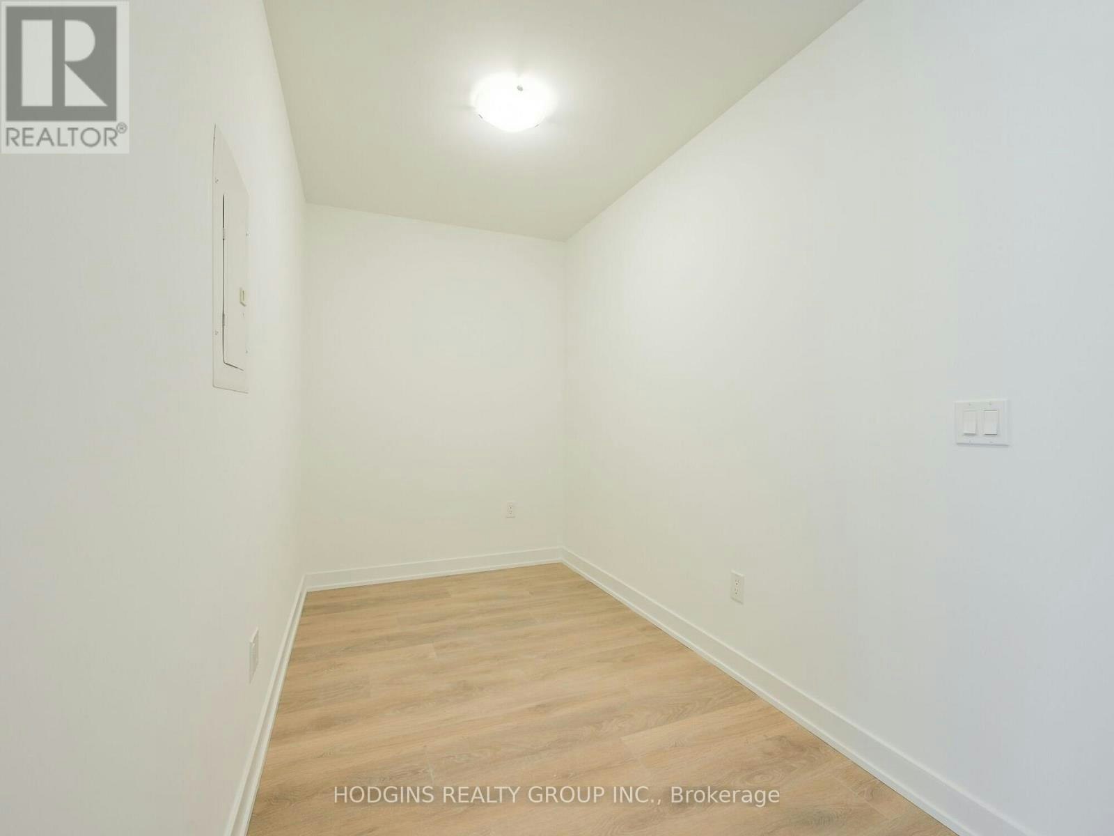 104-1035 Southdown Road, Mississauga, ON, L5J 0A2 - 4