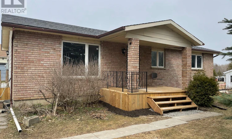 434 Main Street W
