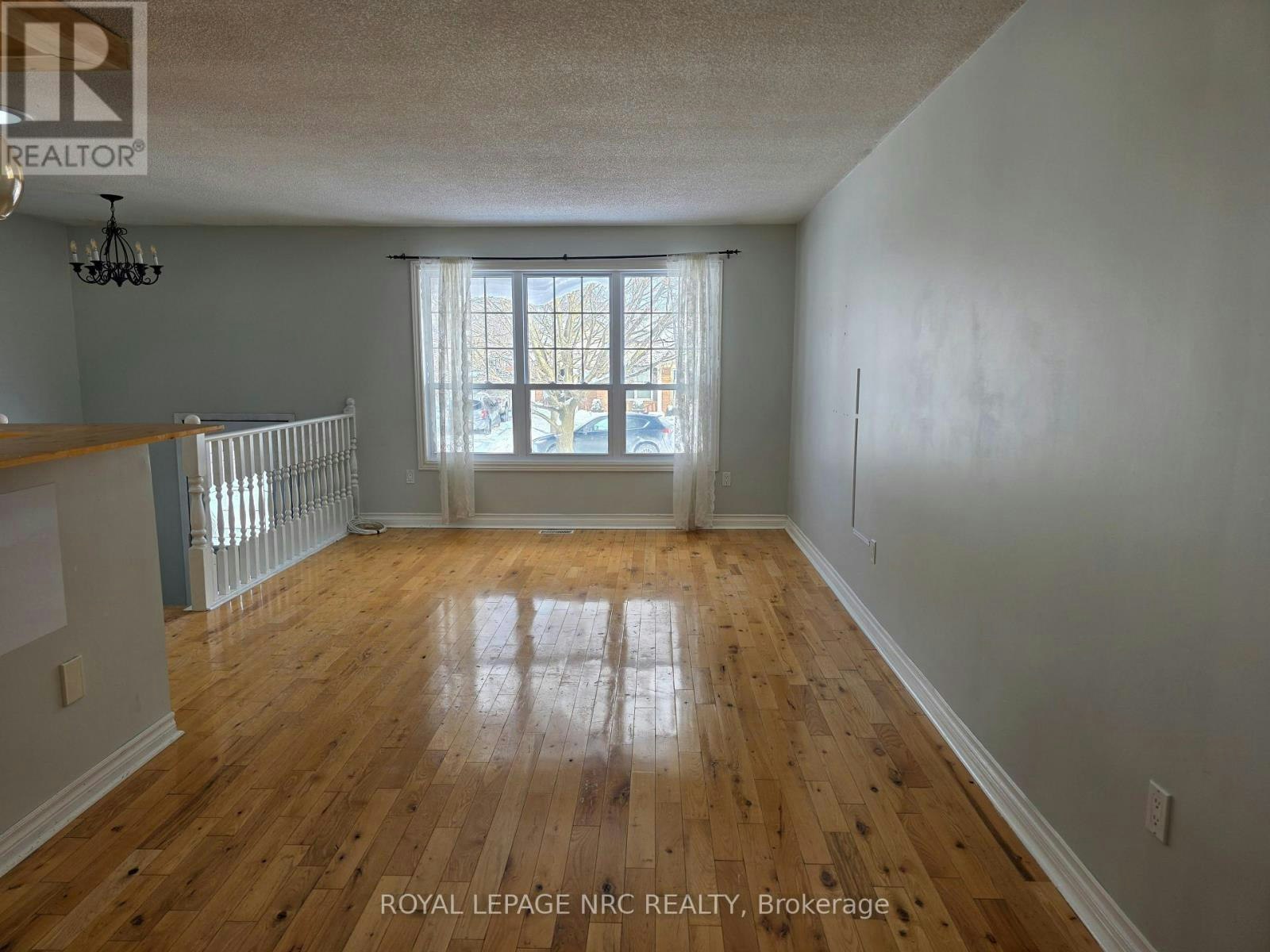37 Fox Trail Drive, St. Catharines, ON, L2S 3T7 - 8