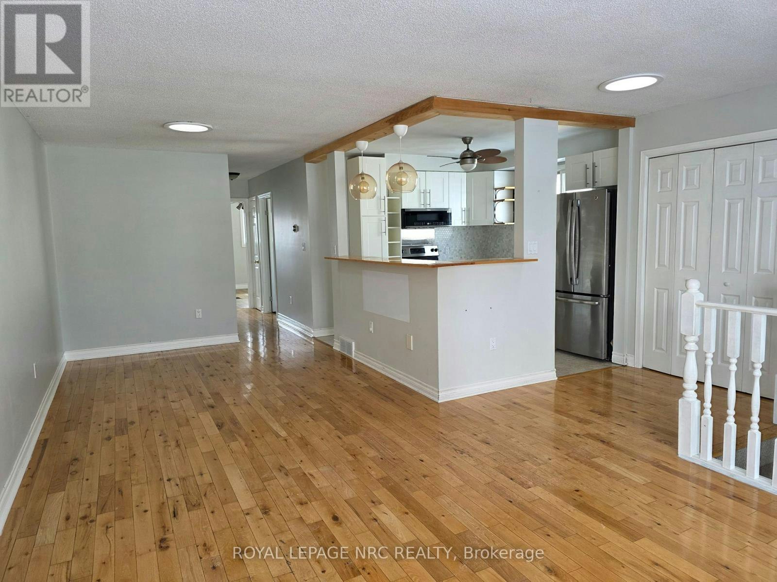 37 Fox Trail Drive, St. Catharines, ON, L2S 3T7 - 3