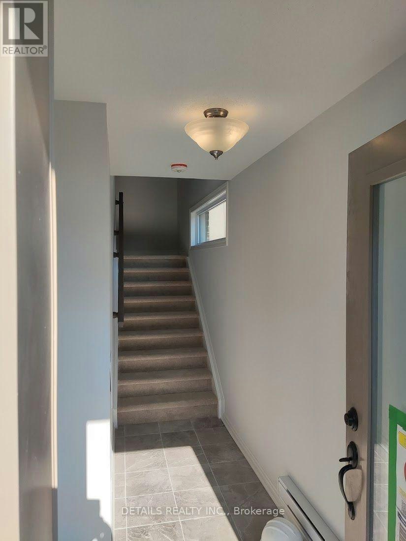 800 Kiniw Private, Ottawa, ON, K1K 5A3 - 2