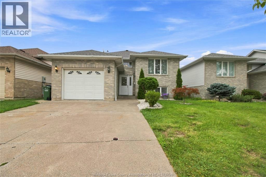 2424 Timbercrest Avenue, Windsor, ON, N8P 1S2
