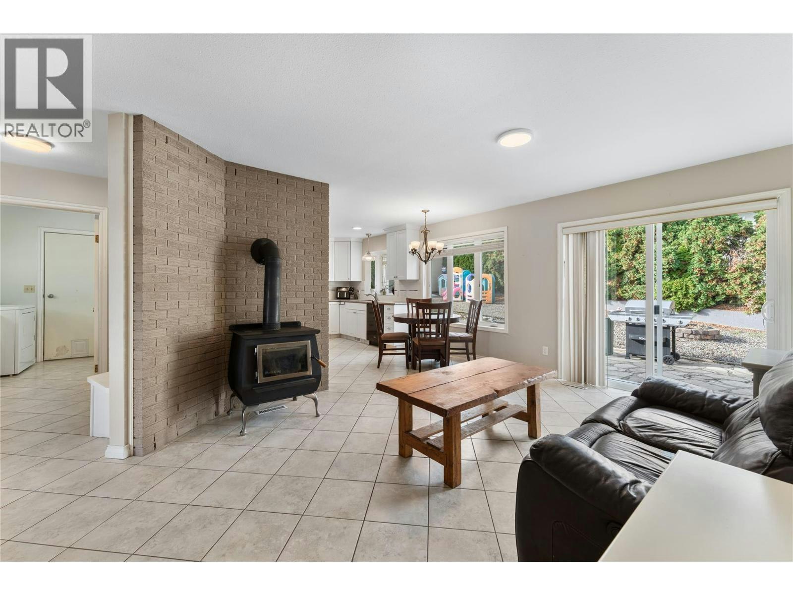 3772 Glenway Road, West Kelowna, BC, V4T 1E3 - 9