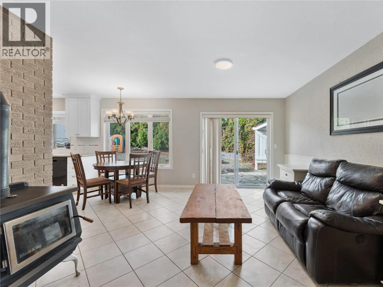 3772 Glenway Road, West Kelowna, BC, V4T 1E3 - 11