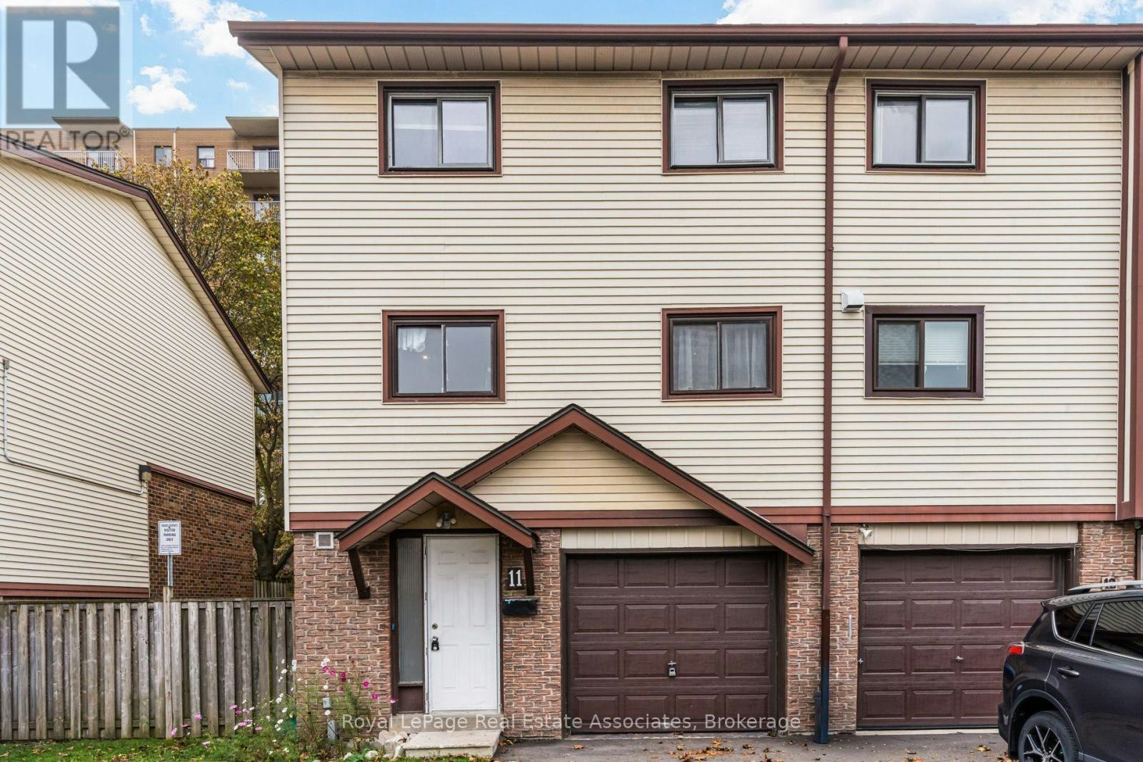 11-11 Mccallum Court, Brampton, ON, L6W 3M4